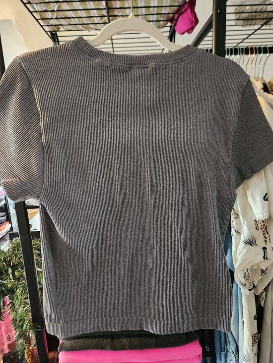 T shirt - Picture 3 of 3